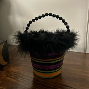 Black and Purple Feathered Bucket 🧡🖤💜
